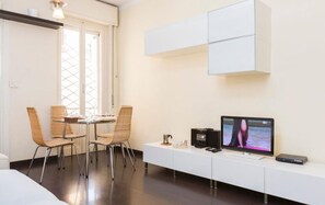 Dining - Pistrucci, Quiet And Modern 1 Br Flat By Halldis (Milan)