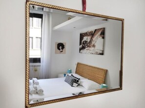 1 bedroom, iron/ironing board, travel crib, free WiFi - Piero Della Francesca, Cozy 1 Br Flat Near Metro By Halldis (Milan)