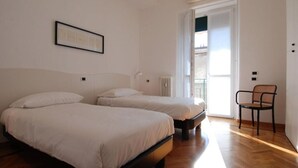 2 bedrooms, iron/ironing board, travel crib, WiFi (free) - Conca Del Naviglio 2915, 2 Br Flat With Balcony By Halldis (Milan)