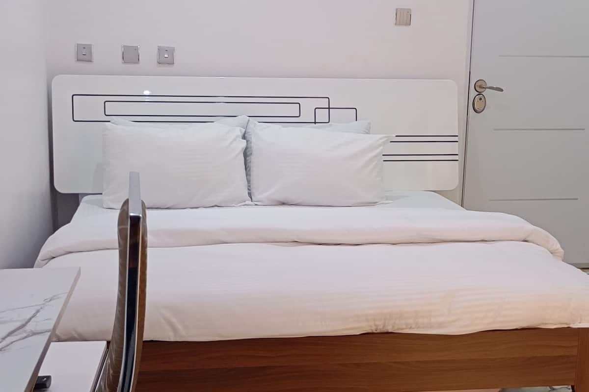 Classic Room, Balcony, Mountain View | Desk, laptop workspace, blackout drapes, soundproofing