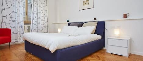 2 bedrooms, desk, iron/ironing board, travel cot