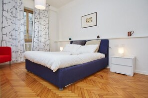 2 bedrooms, desk, iron/ironing board, travel crib