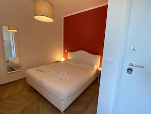 Iron/ironing board, travel crib, free WiFi