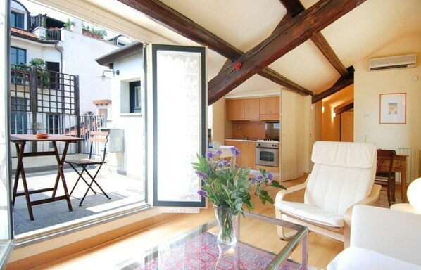 TV - Disciplini, 1 Br Apartment With Terrace By Halldis (Milan)