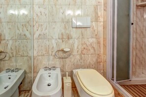 Dusche, Bidet