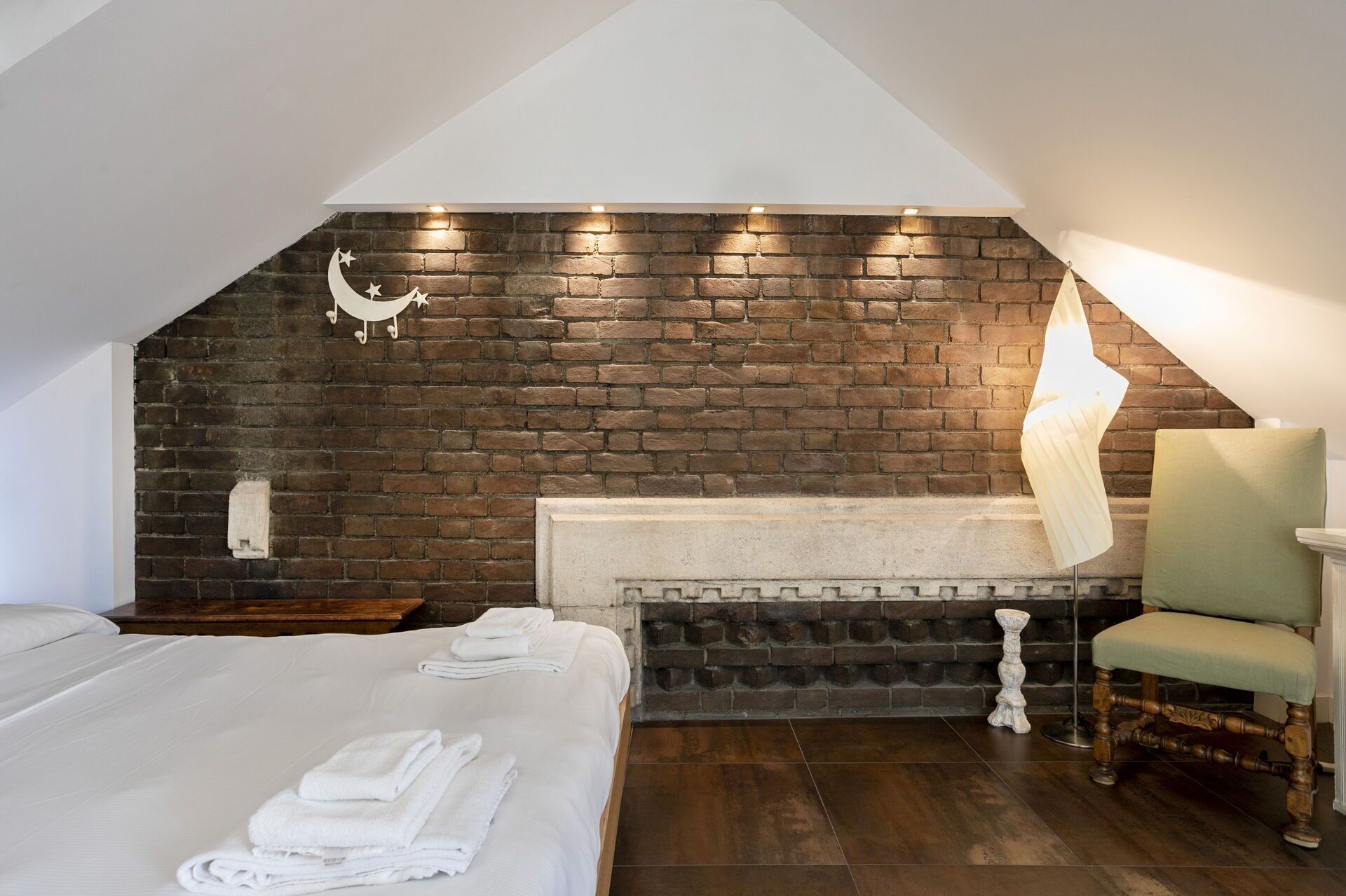 1 bedroom, desk, iron/ironing board, travel cot