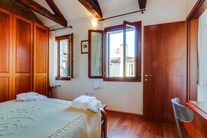 1 quarto, ferros/tábuas de passar roupa, Wi-Fi de cortesia