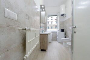 Dusj, hårføner og bidé