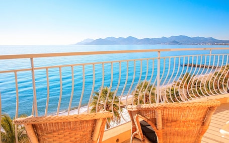 Enceinte de l’hébergement. Appartement à Cannes avec 3 chambres à coucher, 5 couchages