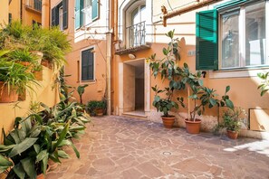Exterior detail - Merulana House, Lovely 3 Br Apartment By Halldis (Rome)