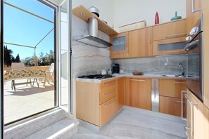 Kühlschrank, Ofen, Herdplatte, Geschirrspüler