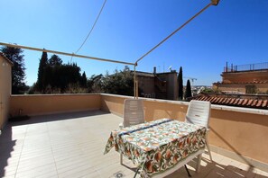 Outdoor dining - Bruno Buozzi, Beautiful 2br Apt With Terrace By Halldis (Rome)