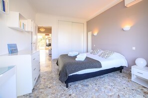 1 chambre, fer et planche à repasser, lit parapluie, Wi-Fi gratuit