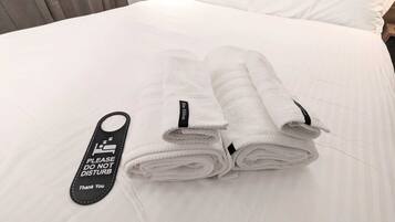 Memory foam beds, soundproofing, WiFi (free)