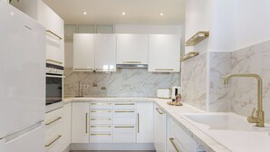 Private kitchen - Apartment in Cannes with 3 bedrooms sleeps 7 (Cannes)