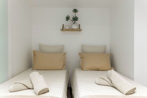 3 室のベッドルーム、アイロン / アイロン台、WiFi (無料)