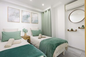 2 bedrooms, iron/ironing board, travel cot, free WiFi