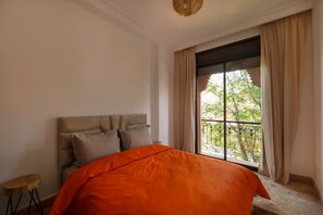 4 bedrooms, iron/ironing board, travel crib, free WiFi - Villa Leya, Piscine Privée, 4 Chambres, 10mn du Centre Ville (Marrakech)