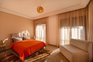 4 bedrooms, iron/ironing board, travel crib, free WiFi