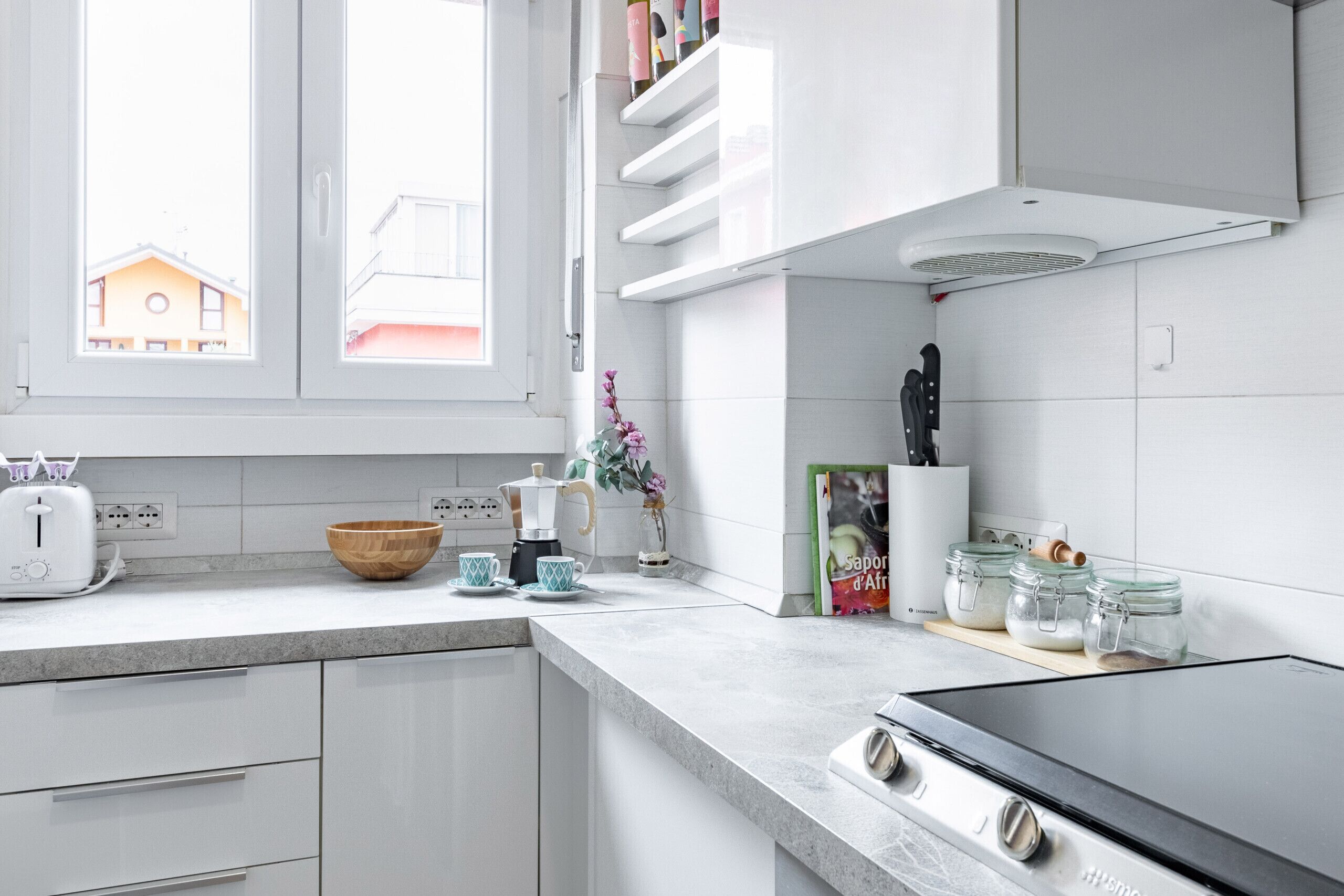 Kühlschrank, Mikrowelle, Ofen, Geschirrspüler