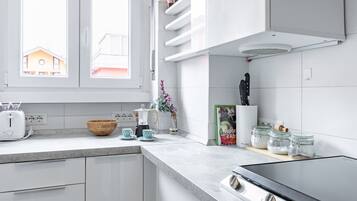 Fridge, microwave, oven, dishwasher