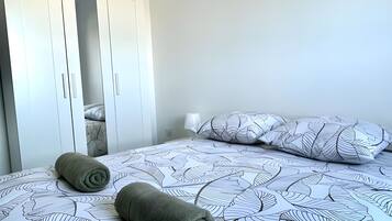 2 bedrooms, WiFi, bed sheets