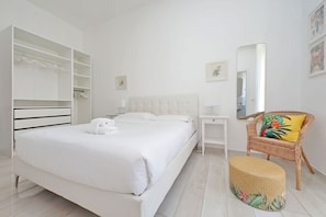 3 bedrooms, iron/ironing board, travel cot, free WiFi