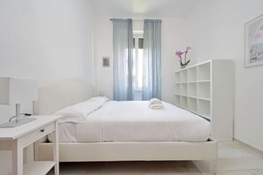 3 bedrooms, iron/ironing board, travel crib, free WiFi - Ettore Rolli In Trastevere, Modern 3 Br Apartment By Halldis (Rome)