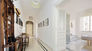 Unclassified image, 4 of 27, button - Dandolo In Trastevere, Splendid, Spacious And Bright 3 Br Apartment By Halldis (Rome)