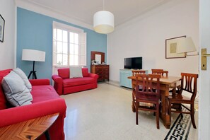 TV - Dandolo In Trastevere, Splendid, Spacious And Bright 3 Br Apartment By Halldis (Rome)
