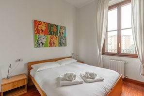 1 bedroom, iron/ironing board, travel cot, free WiFi