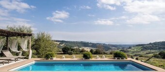 Olives and Barrels. The authentic countryside villa at the border with Tuscany 