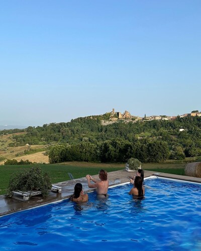 Olives and Barrels. The authentic countryside villa at the border with Tuscany 