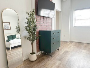 Interior - Speciose Unit with kitchen and community pool (Clearwater)