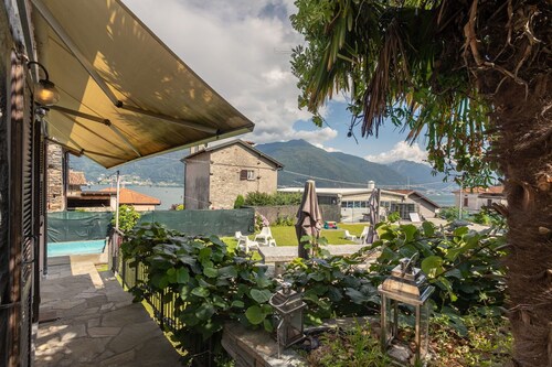 Sailor House Near Lake, Lovely 2 Floor House With Courtyard By Halldis