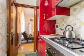 Fridge, oven, stovetop, dishwasher - Rucellai, Studio With Shared Pool By Halldis (Milan)