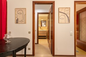 Interior - Rucellai, Studio With Shared Pool By Halldis (Milan)