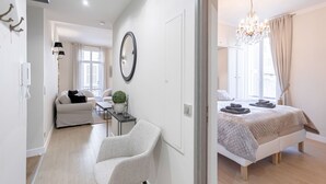 2 slaapkamers, een strijkplank/strijkijzer, reisbedje, gratis wifi
