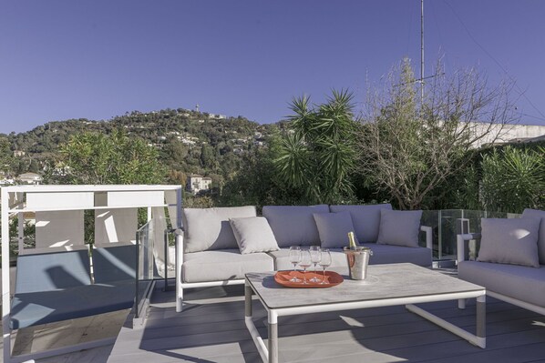 Balcony / Terrace / Patio