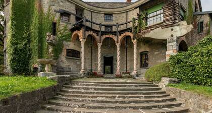 Villa Rocchetta, Enchanting Villa With 7 Br And Covered Parking By Halldis