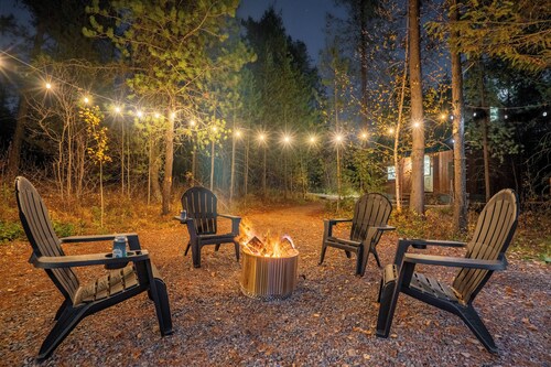 Knotty Pine, Fire Pit, AC, 7 Minutes to Glacier