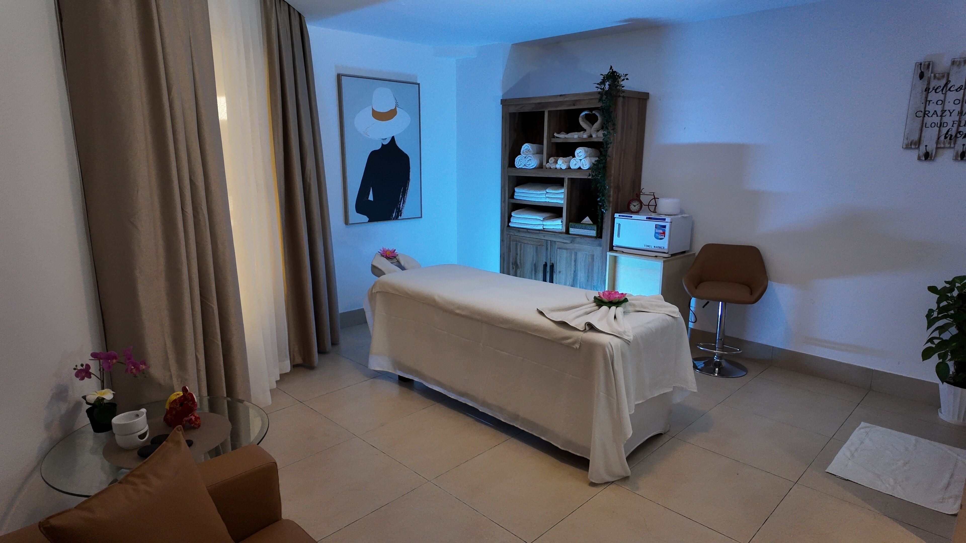 桑拿、湿蒸房、热石按摩、深层组织按摩、瑞典式按摩、产前按摩