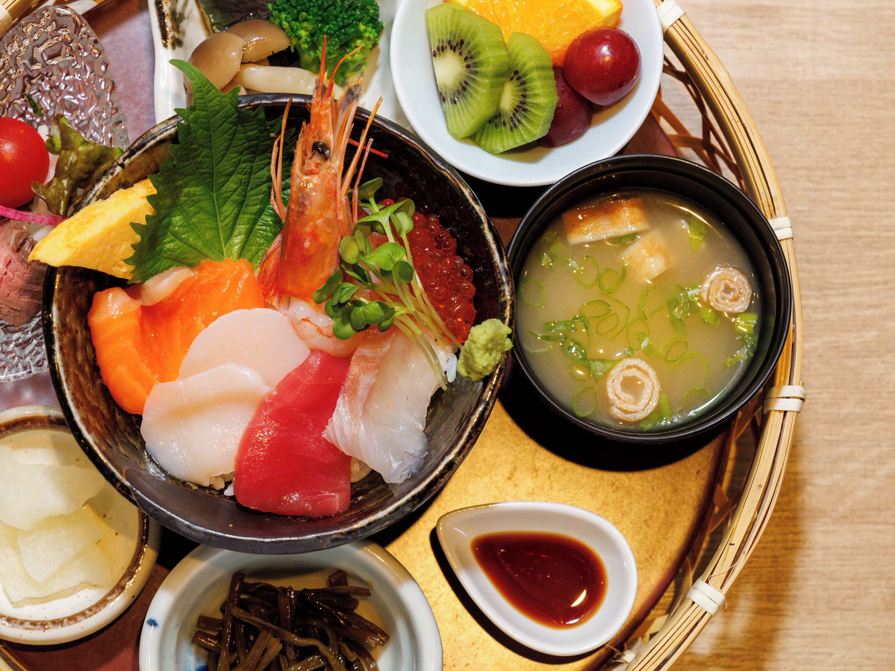 朝食