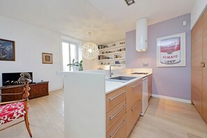 Interior - San Pietro Al Vaticano, Spacious 4 Br Apartment By Halldis (Rome)