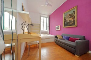 TV - San Pietro Al Vaticano, Spacious 4 Br Apartment By Halldis (Rome)