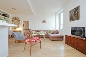 TV - San Pietro Al Vaticano, Spacious 4 Br Apartment By Halldis (Rome)