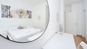 2 chambres, fer et planche à repasser, lit parapluie, Wi-Fi gratuit