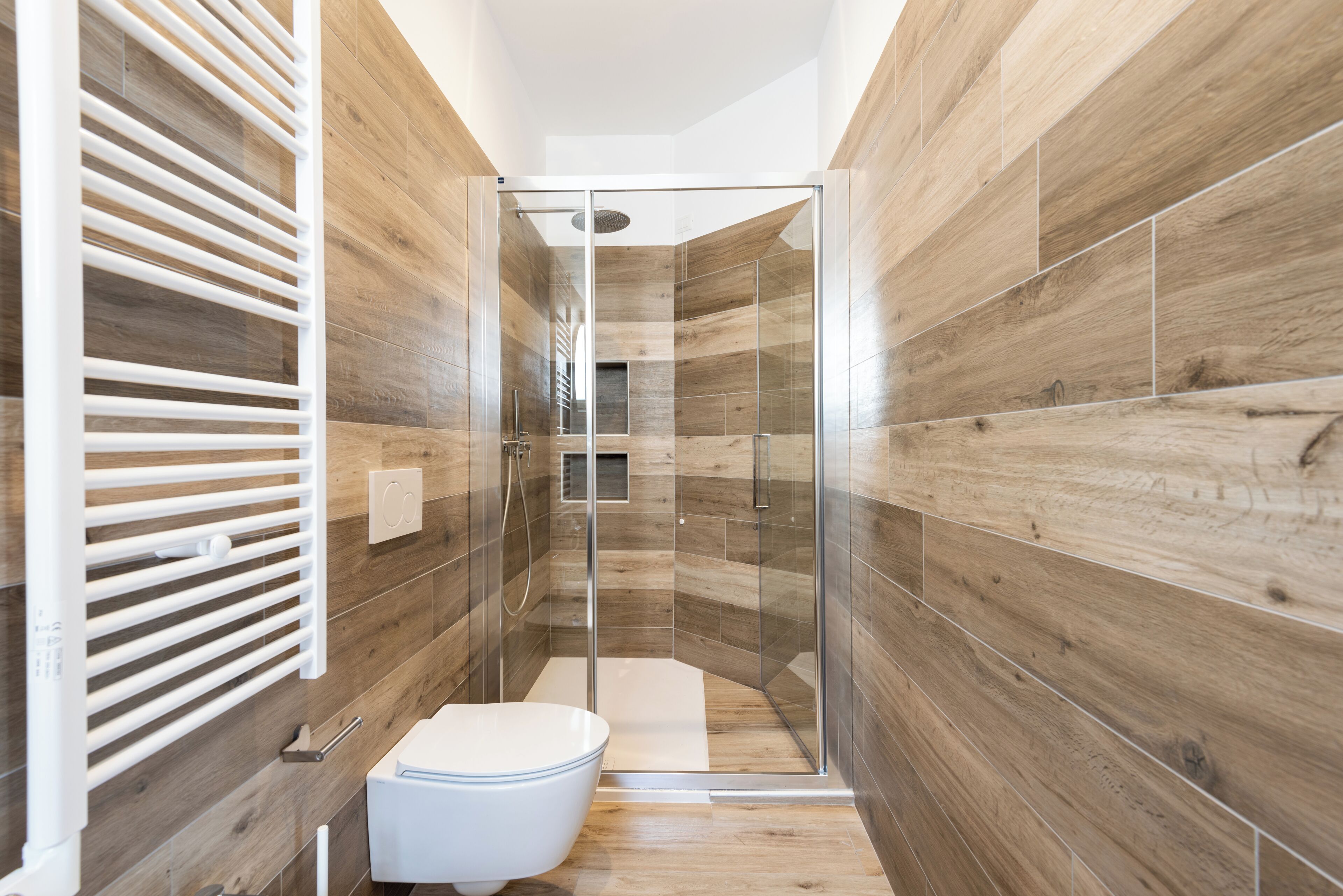 Superior-Dreibettzimmer | Badezimmer | Dusche, Haartrockner, Bidet, Handtücher