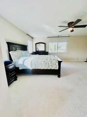 5 bedrooms, iron/ironing board, WiFi, bed sheets