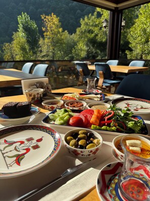 Daily cooked-to-order breakfast for a fee - Casa Giallo Managed By Dedeman (Sapanca)